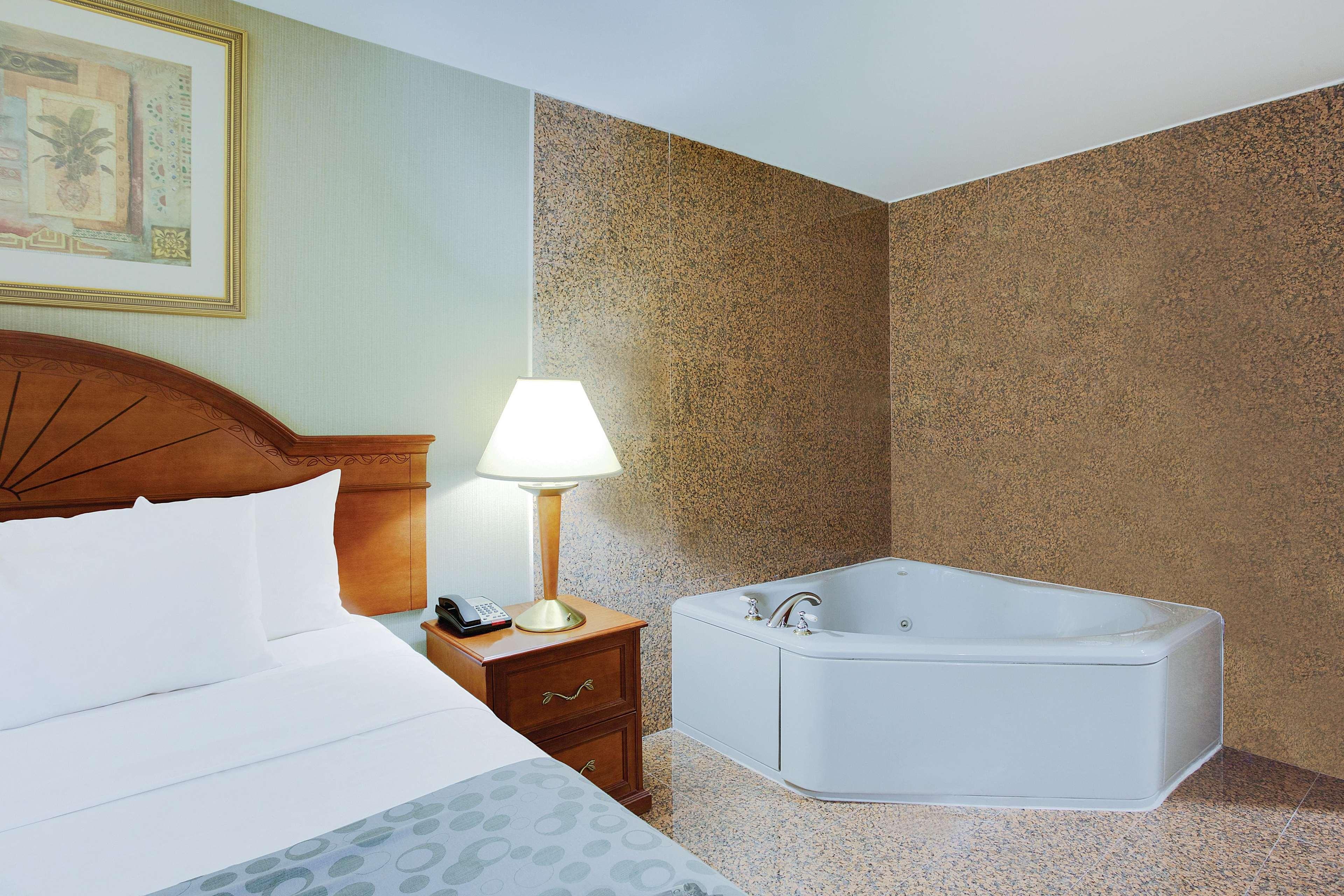 La Quinta Inn By Wyndham Queens Nova Iorque Exterior foto